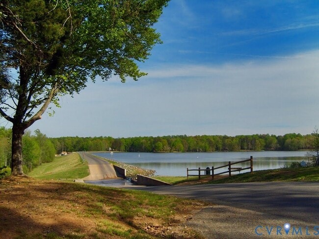 Photo - 285 Devon Dr