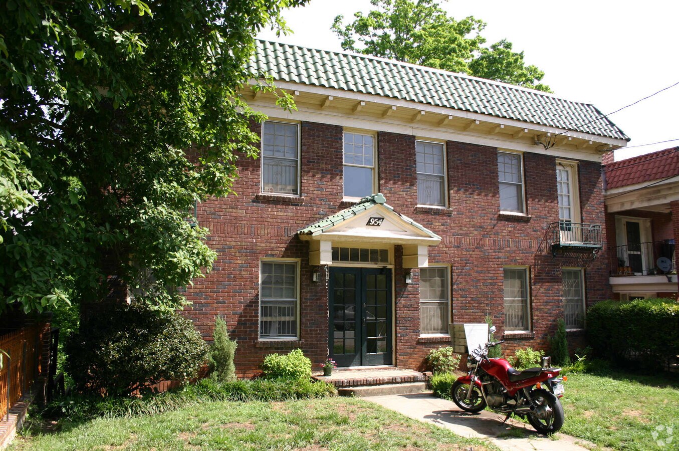 Photo - Greenwood Avenue Apartments