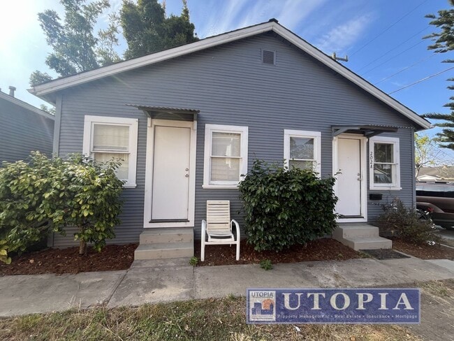 Building Photo - 204 Hollister Ave Unit 204 Hollister A
