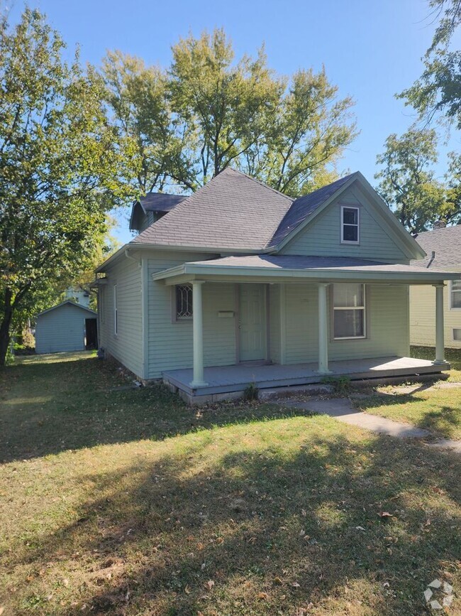 Building Photo - Charming 2 Bedroom Bungalow Rental