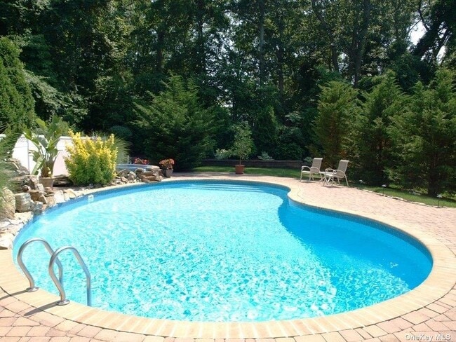 355 Windjammer Dr