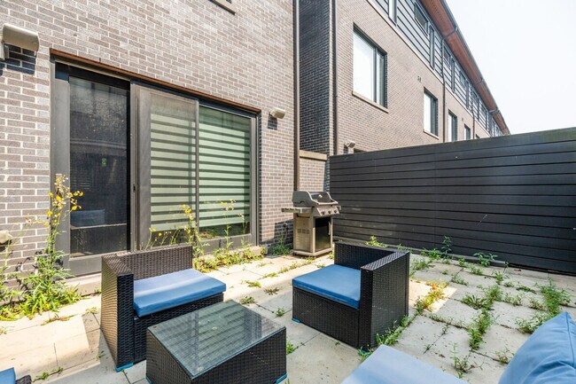 Photo - 280 Manning Ave Unit ID1345777P