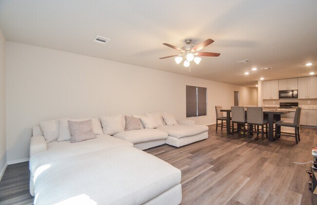 Photo - 2250 Yelverton Ter Trl