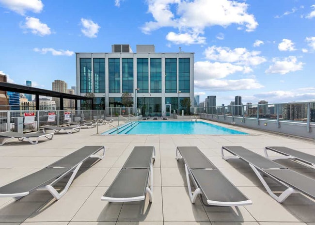 Photo - 808 N Wells St