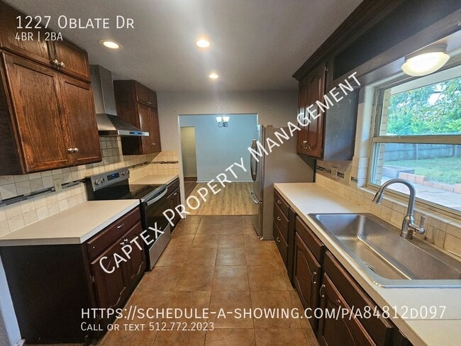 1227 Oblate Dr