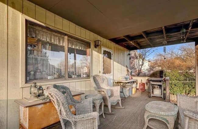 Building Photo - 851 Scott St Unit 1st Floor