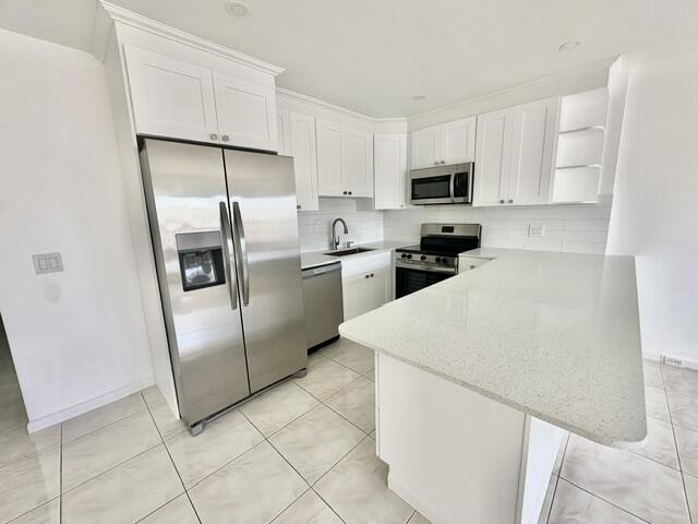 Photo - 156 Fanshaw D