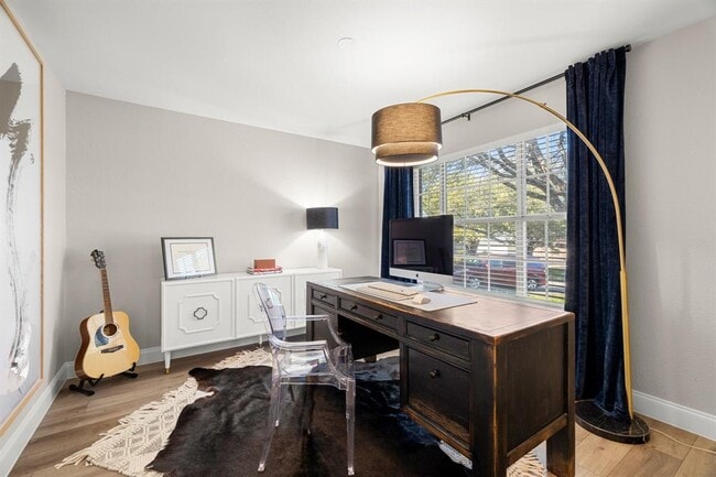 Photo - 1506 Woodstone S