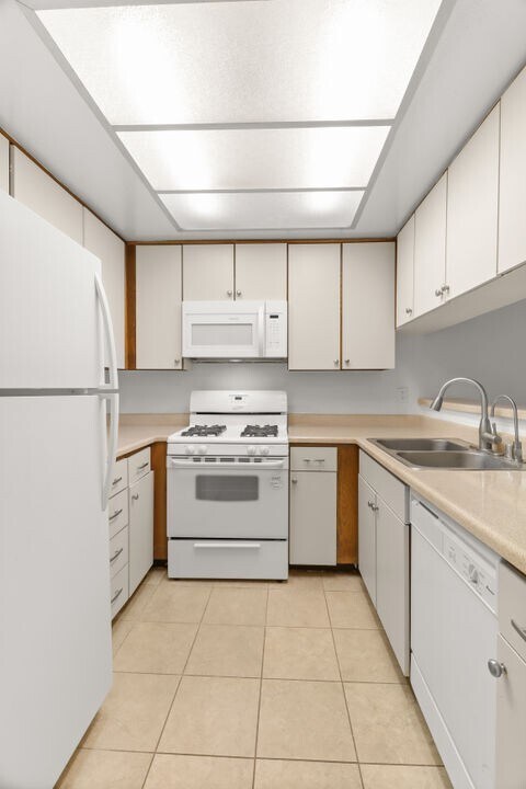 Photo - 1619 Bentley Avenue,