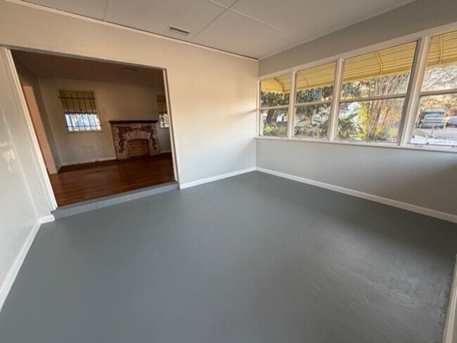 Photo - 1727 Campus St