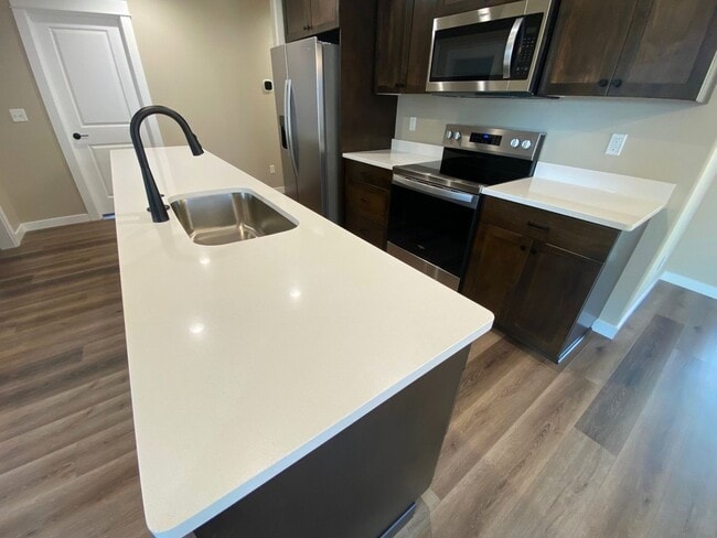 Photo - ~Brand New House in Oakland~