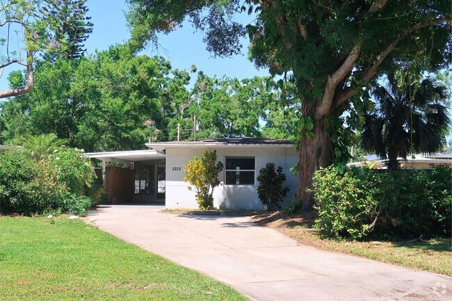 Building Photo - 1213 51st Ave N Rental