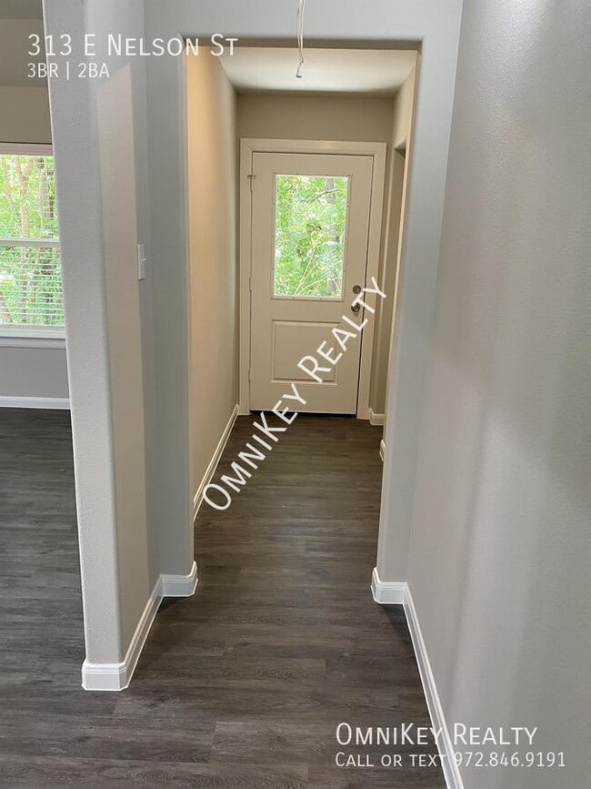 Photo - 313 E Nelson St