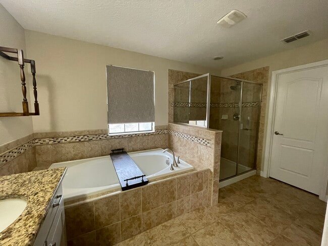 Photo - 2293 Victoria Dr