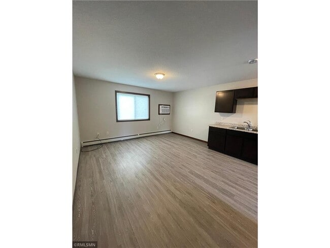 Photo - 365 2nd St SE