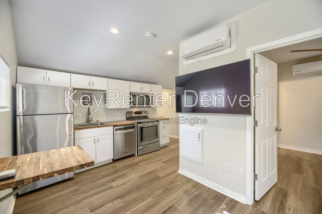 Photo - 2072 Emporia St