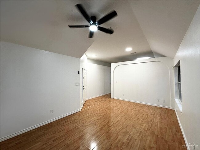 Photo - 16 N 47th St