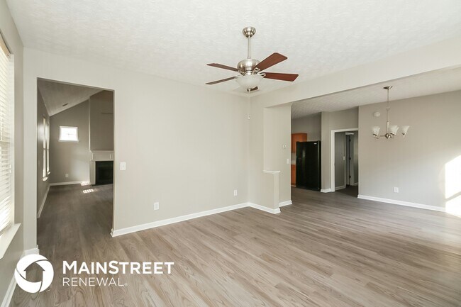 Photo - 4627 Legacy Square