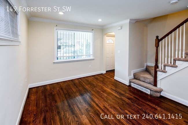 Photo - 149 Forrester St SW