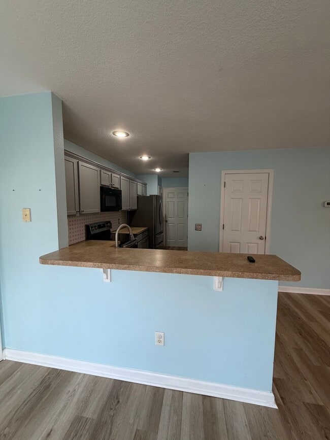 Photo - FOR RENT