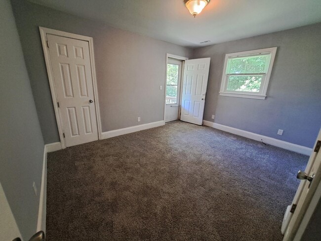 Photo - 912 Pittsburg Ave