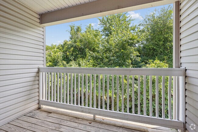 2BR, 2BA - 1,184SF - Balcony