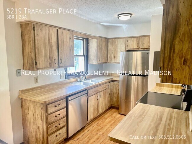 Photo - 5219 Trafalger Pl