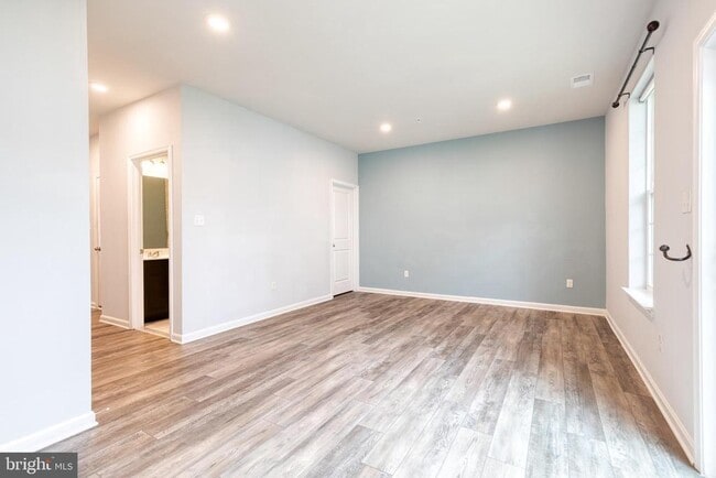 Photo - 2261 Kelston Pl