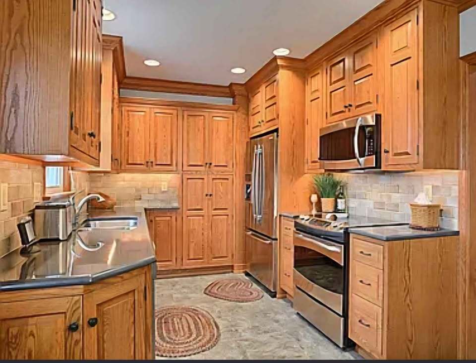 Photo - 559 Maple St