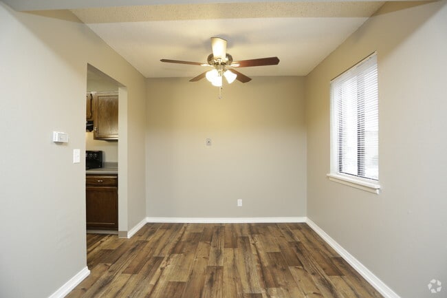 1BR, 1BA - 690 SF