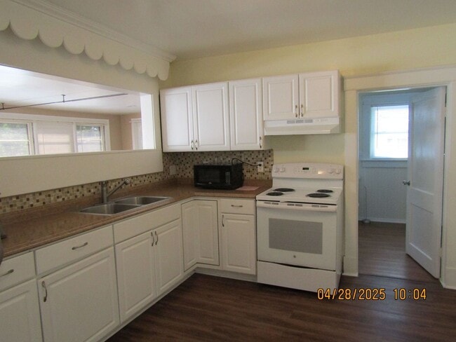 Photo - Hampton West