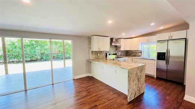 2250 SW 23rd St