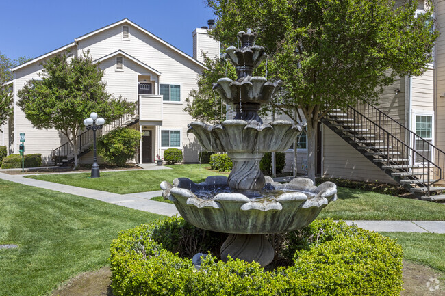 Building Photo - Crown Ridge Apartments