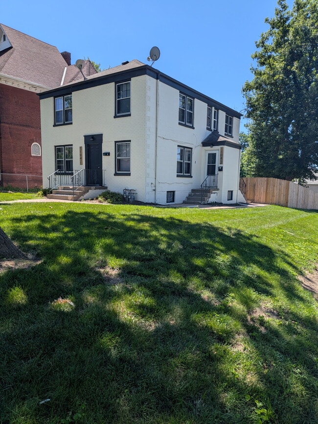 Building Photo - Hanscom Park Full Duplex
