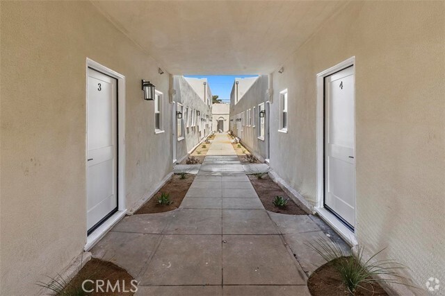 Building Photo - 1237 E 1st St Unit 9 Rental