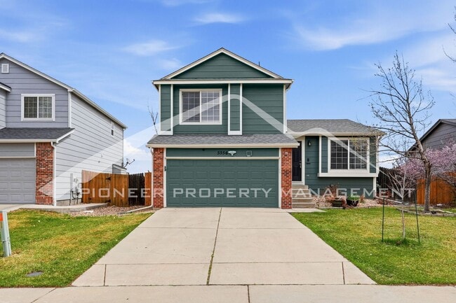 Building Photo - Spacious Home with Central AC and Washer/Dryer