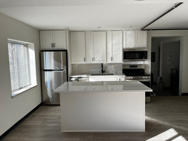 Building Photo - 480 8th St Unit 101