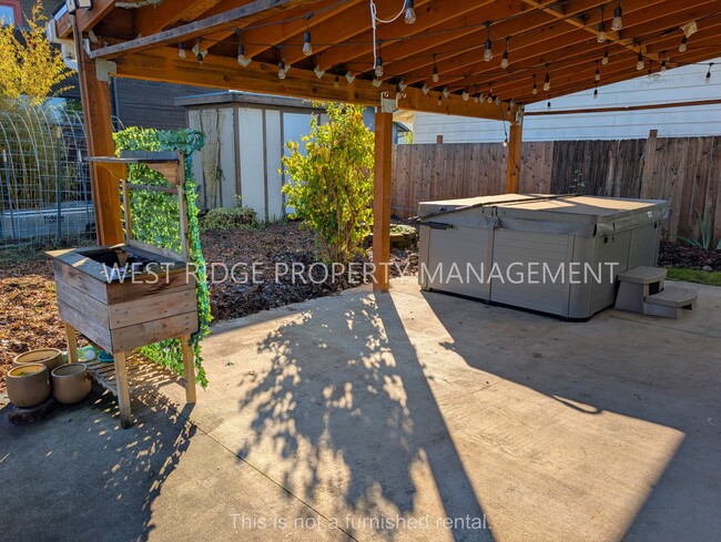 Photo - 7310 SE Schiller St