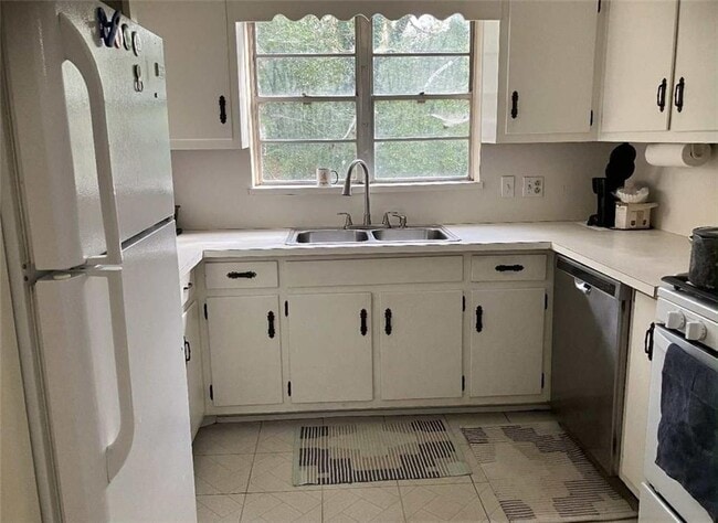 Photo - 1515 Beech Valley Way NE