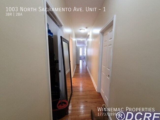 Photo - 1003 N Sacramento Ave Unidad 1