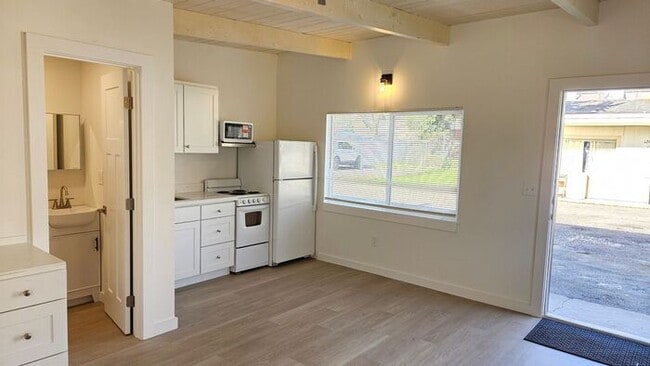 Photo - Tacoma/ Parkland Updated Studio