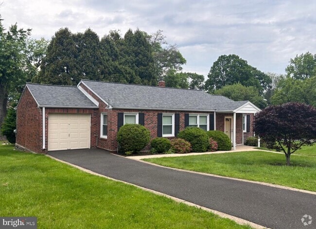 Building Photo - 1000 Edann Rd Rental