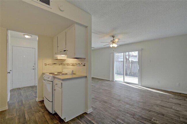 Photo - 1825 Wooten Park Dr