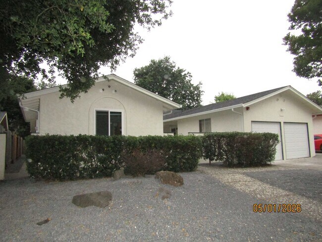 Building Photo - 625-627 Cordelia Dr Unit 627 Cordelia Dr