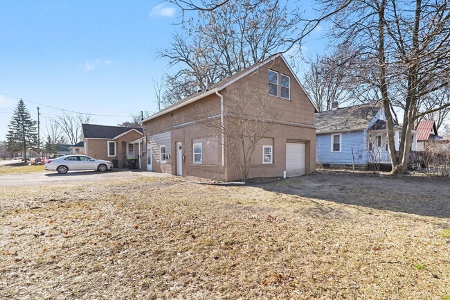 Photo - Updated 1 Bedroom Rental Close To Downtown $850/month Unit 3