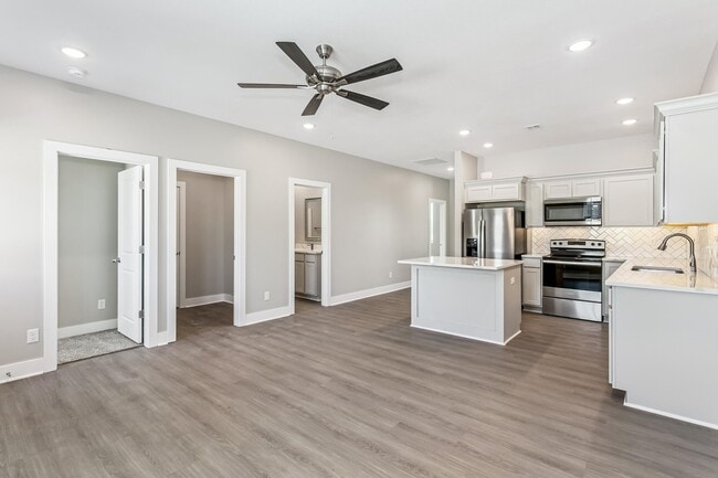 Photo - 105 Meadowbrook Dr