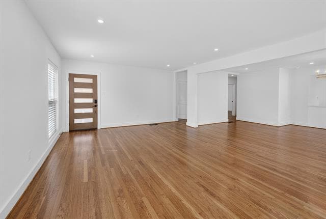 Photo - 2560 Rogers Ave