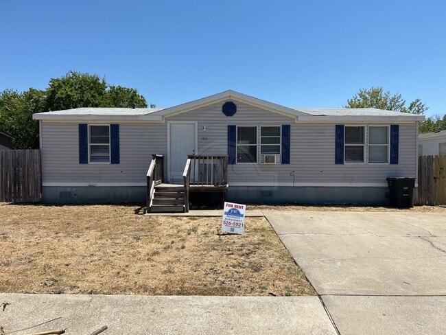 Building Photo - 3406 Valencia Dr