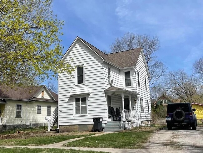 Photo - 810 Clark Ave Unit 810