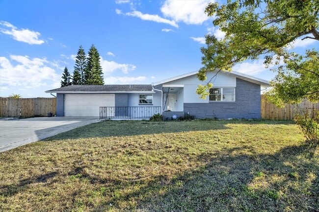 Building Photo - 7902 Canna Dr